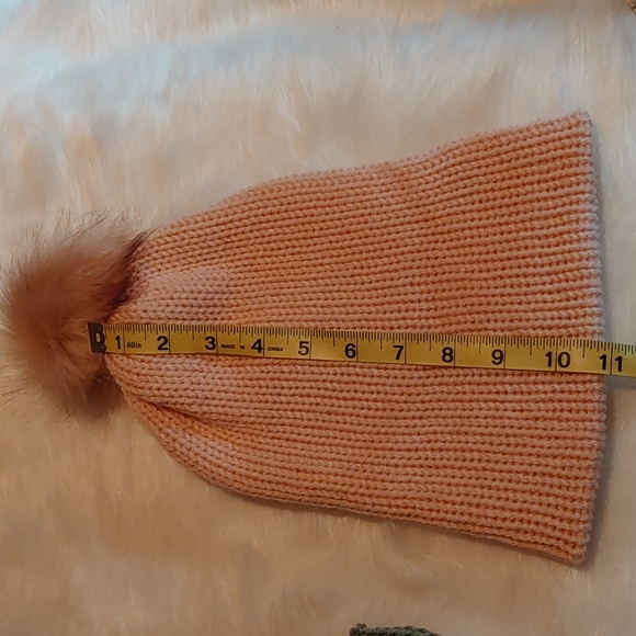 Winter hat - Picture 3 of 4